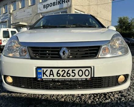 Белый Рено Клио, объемом двигателя 1.4 л и пробегом 241 тыс. км за 3800 $, фото 2 на Automoto.ua