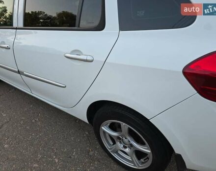 Білий Рено Кліо, об'ємом двигуна 1.46 л та пробігом 198 тис. км за 5500 $, фото 17 на Automoto.ua