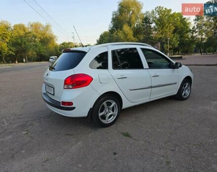 Білий Рено Кліо, об'ємом двигуна 1.46 л та пробігом 198 тис. км за 5500 $, фото 6 на Automoto.ua