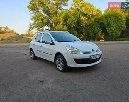 Білий Рено Кліо, об'ємом двигуна 1.46 л та пробігом 198 тис. км за 5500 $, фото 8 на Automoto.ua
