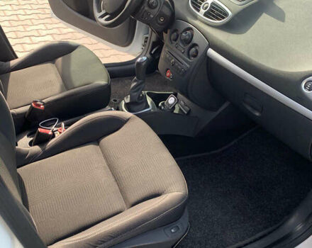 Білий Рено Кліо, об'ємом двигуна 1.15 л та пробігом 155 тис. км за 5200 $, фото 18 на Automoto.ua