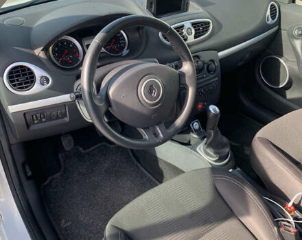 Білий Рено Кліо, об'ємом двигуна 1.15 л та пробігом 155 тис. км за 5200 $, фото 10 на Automoto.ua