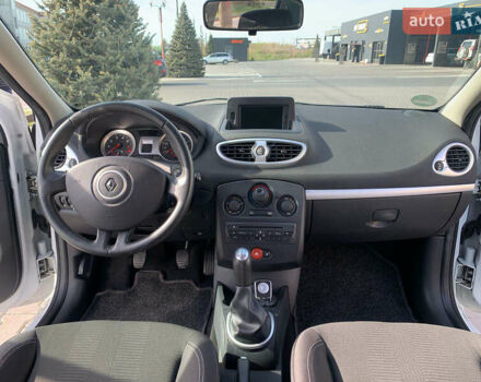 Білий Рено Кліо, об'ємом двигуна 1.15 л та пробігом 155 тис. км за 5200 $, фото 11 на Automoto.ua