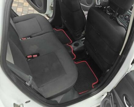 Білий Рено Кліо, об'ємом двигуна 1.46 л та пробігом 240 тис. км за 5300 $, фото 27 на Automoto.ua