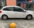 Белый Рено Клио, объемом двигателя 1.46 л и пробегом 240 тыс. км за 4650 $, фото 2 на Automoto.ua