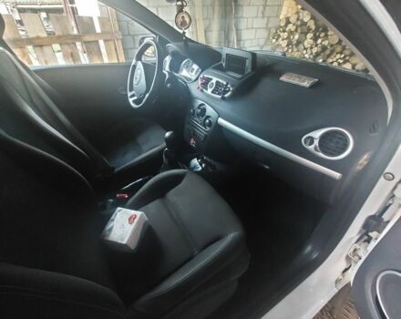 Білий Рено Кліо, об'ємом двигуна 1.5 л та пробігом 250 тис. км за 6100 $, фото 2 на Automoto.ua