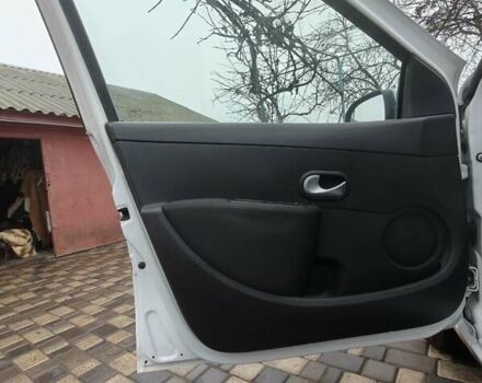 Білий Рено Кліо, об'ємом двигуна 1.46 л та пробігом 240 тис. км за 5300 $, фото 25 на Automoto.ua