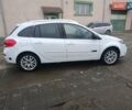 Белый Рено Клио, объемом двигателя 1.2 л и пробегом 252 тыс. км за 4650 $, фото 4 на Automoto.ua