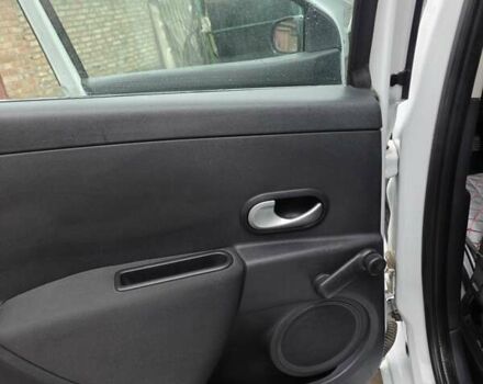 Білий Рено Кліо, об'ємом двигуна 1.46 л та пробігом 240 тис. км за 5300 $, фото 24 на Automoto.ua