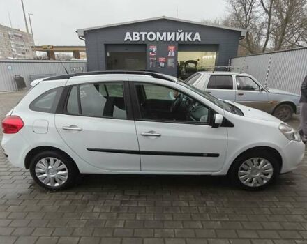 Білий Рено Кліо, об'ємом двигуна 1.46 л та пробігом 240 тис. км за 5300 $, фото 2 на Automoto.ua