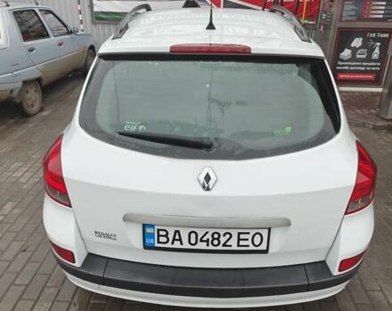 Білий Рено Кліо, об'ємом двигуна 1.46 л та пробігом 240 тис. км за 5300 $, фото 4 на Automoto.ua