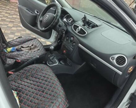 Білий Рено Кліо, об'ємом двигуна 1.46 л та пробігом 240 тис. км за 5300 $, фото 21 на Automoto.ua