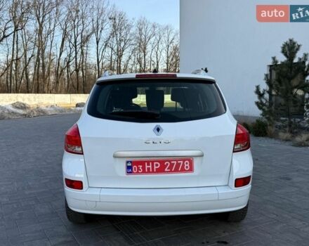Білий Рено Кліо, об'ємом двигуна 1.6 л та пробігом 205 тис. км за 6500 $, фото 6 на Automoto.ua