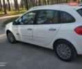 Белый Рено Клио, объемом двигателя 1.2 л и пробегом 214 тыс. км за 4800 $, фото 4 на Automoto.ua