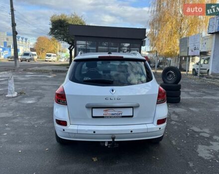 Белый Рено Клио, объемом двигателя 1.2 л и пробегом 206 тыс. км за 6400 $, фото 8 на Automoto.ua