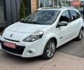Белый Рено Клио, объемом двигателя 1.2 л и пробегом 253 тыс. км за 5850 $, фото 1 на Automoto.ua