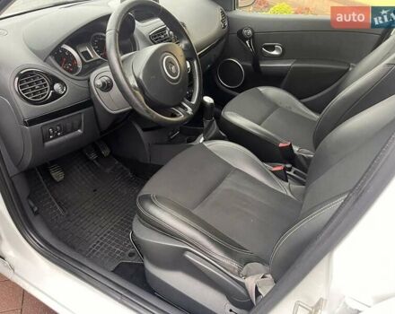 Белый Рено Клио, объемом двигателя 1.15 л и пробегом 211 тыс. км за 4899 $, фото 32 на Automoto.ua