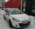 Белый Рено Клио, объемом двигателя 1.2 л и пробегом 253 тыс. км за 5650 $, фото 3 на Automoto.ua