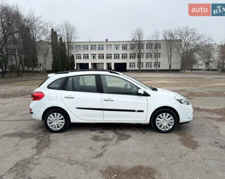 Белый Рено Клио, объемом двигателя 1.46 л и пробегом 290 тыс. км за 4999 $, фото 12 на Automoto.ua