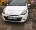 Белый Рено Клио, объемом двигателя 1.5 л и пробегом 300 тыс. км за 3500 $, фото 7 на Automoto.ua