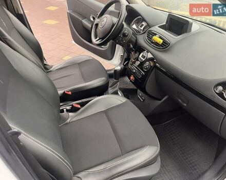 Белый Рено Клио, объемом двигателя 1.15 л и пробегом 211 тыс. км за 4899 $, фото 26 на Automoto.ua