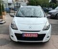 Белый Рено Клио, объемом двигателя 1.2 л и пробегом 253 тыс. км за 5650 $, фото 2 на Automoto.ua