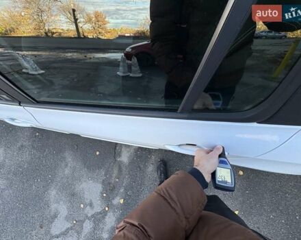 Белый Рено Клио, объемом двигателя 1.2 л и пробегом 206 тыс. км за 6400 $, фото 73 на Automoto.ua