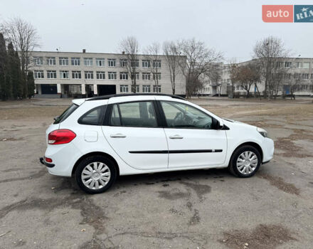 Белый Рено Клио, объемом двигателя 1.46 л и пробегом 290 тыс. км за 4999 $, фото 11 на Automoto.ua