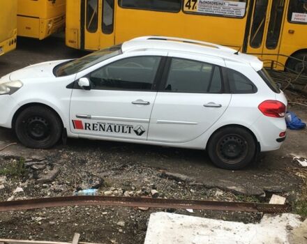 Белый Рено Клио, объемом двигателя 1.5 л и пробегом 300 тыс. км за 3500 $, фото 7 на Automoto.ua