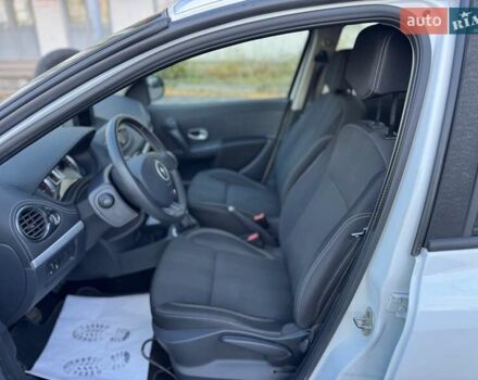 Белый Рено Клио, объемом двигателя 1.2 л и пробегом 206 тыс. км за 6400 $, фото 41 на Automoto.ua
