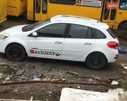 Белый Рено Клио, объемом двигателя 1.5 л и пробегом 300 тыс. км за 3500 $, фото 5 на Automoto.ua