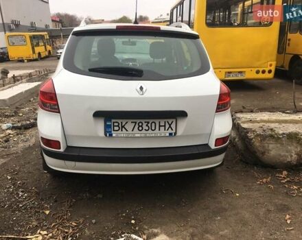 Белый Рено Клио, объемом двигателя 1.5 л и пробегом 300 тыс. км за 3500 $, фото 1 на Automoto.ua