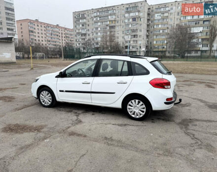 Белый Рено Клио, объемом двигателя 1.46 л и пробегом 290 тыс. км за 4999 $, фото 6 на Automoto.ua