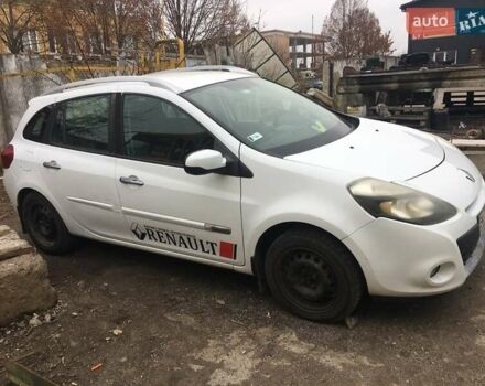 Белый Рено Клио, объемом двигателя 1.5 л и пробегом 300 тыс. км за 3500 $, фото 4 на Automoto.ua