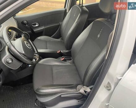 Белый Рено Клио, объемом двигателя 1.15 л и пробегом 211 тыс. км за 4899 $, фото 27 на Automoto.ua