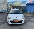 Белый Рено Клио, объемом двигателя 1.2 л и пробегом 206 тыс. км за 6400 $, фото 2 на Automoto.ua
