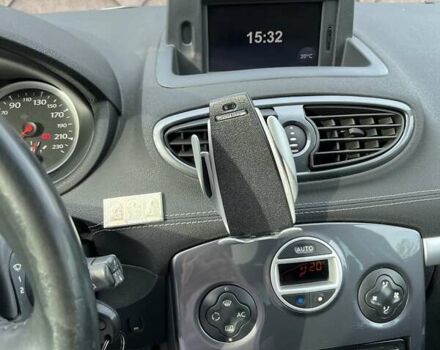 Белый Рено Клио, объемом двигателя 1.2 л и пробегом 200 тыс. км за 5200 $, фото 1 на Automoto.ua