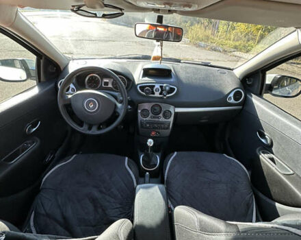 Рено Кліо 2012 у Конотопе на Automoto.ua Білий Рено Кліо, об'ємом двигуна 1.46 л та пробігом 339 тис. км за 5300 $, фото 11 на Automoto.ua