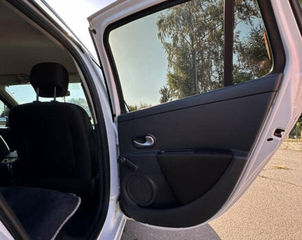 Рено Кліо 2012 у Конотопе на Automoto.ua Білий Рено Кліо, об'ємом двигуна 1.46 л та пробігом 339 тис. км за 5300 $, фото 20 на Automoto.ua