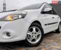 Белый Рено Клио, объемом двигателя 1.6 л и пробегом 221 тыс. км за 6299 $, фото 2 на Automoto.ua