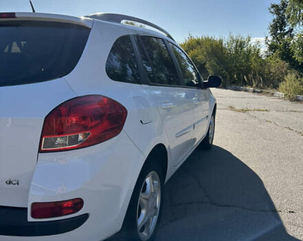 Рено Кліо 2012 у Конотопе на Automoto.ua Білий Рено Кліо, об'ємом двигуна 1.46 л та пробігом 339 тис. км за 5300 $, фото 7 на Automoto.ua