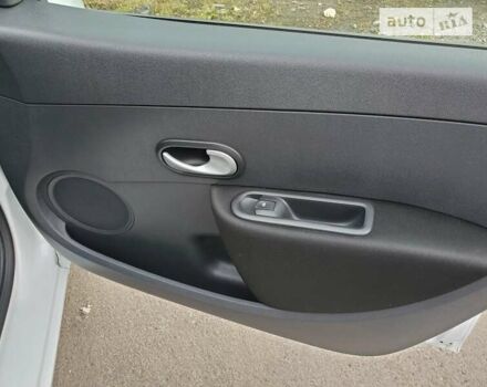 Белый Рено Клио, объемом двигателя 1.46 л и пробегом 148 тыс. км за 6500 $, фото 13 на Automoto.ua