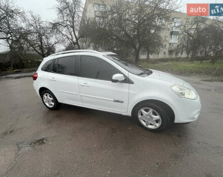 Белый Рено Клио, объемом двигателя 1.46 л и пробегом 285 тыс. км за 4850 $, фото 6 на Automoto.ua