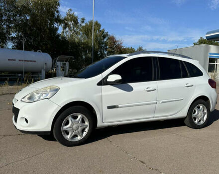 Рено Кліо 2012 у Конотопе на Automoto.ua Білий Рено Кліо, об'ємом двигуна 1.46 л та пробігом 339 тис. км за 5300 $, фото 2 на Automoto.ua