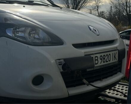 Белый Рено Клио, объемом двигателя 1.5 л и пробегом 180 тыс. км за 3650 $, фото 4 на Automoto.ua