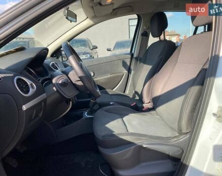 Белый Рено Клио, объемом двигателя 1.46 л и пробегом 236 тыс. км за 5300 $, фото 16 на Automoto.ua