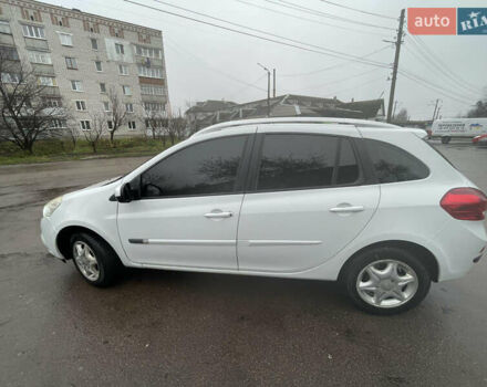 Белый Рено Клио, объемом двигателя 1.46 л и пробегом 285 тыс. км за 4850 $, фото 8 на Automoto.ua