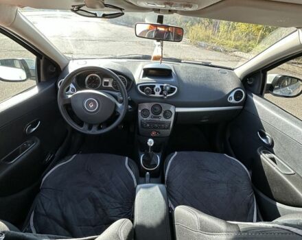 Белый Рено Клио, объемом двигателя 1.5 л и пробегом 339 тыс. км за 5100 $, фото 6 на Automoto.ua