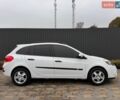Белый Рено Клио, объемом двигателя 1.6 л и пробегом 221 тыс. км за 6299 $, фото 23 на Automoto.ua