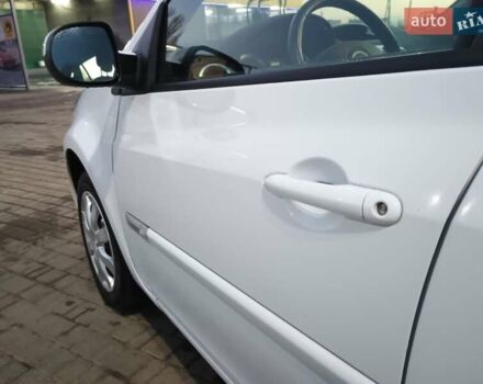 Белый Рено Клио, объемом двигателя 1.5 л и пробегом 111 тыс. км за 6999 $, фото 8 на Automoto.ua